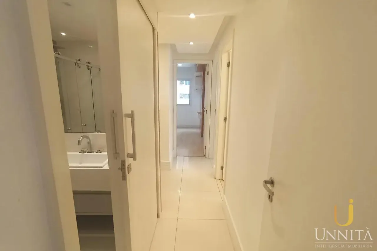 3-bedroom apartment with integrated kitchen and balcony — photo 18