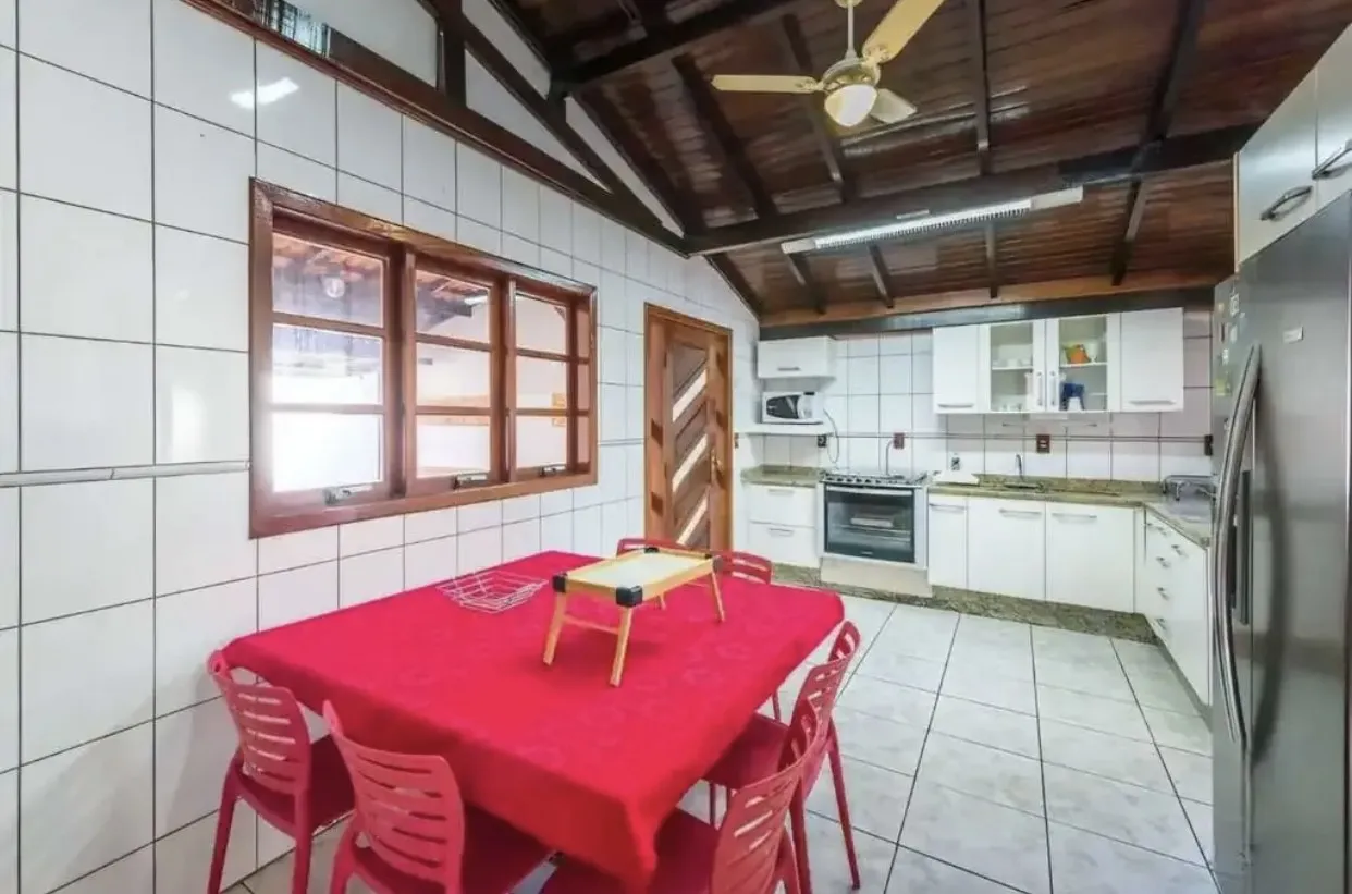 Casa para alquiler con 4 dormitorios y 450 m² rústica — photo 4