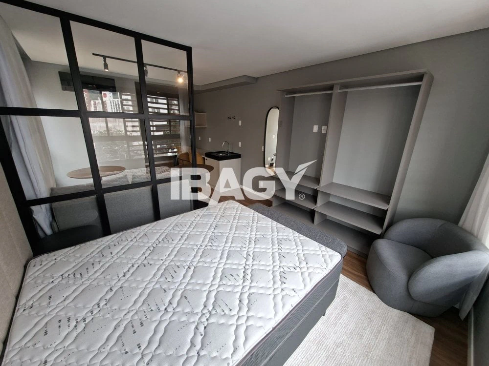30 m² apartment with 1 bedroom and tall windows — photo 52
