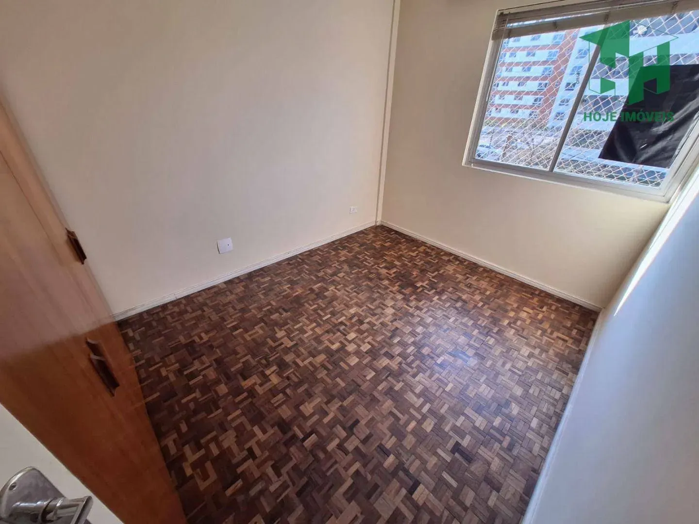 Apartment, 56 m², with wood or laminate floors — photo 5