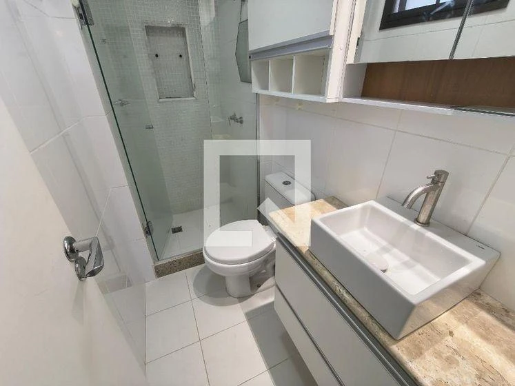 3-bedroom apartment with a glass-enclosed balcony — photo 43