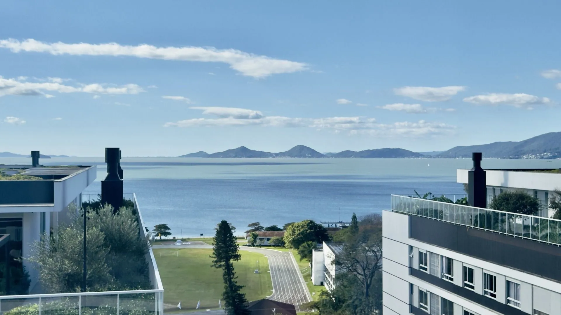 Water view in a 2-bedroom apartment, 110 m² — photo 2