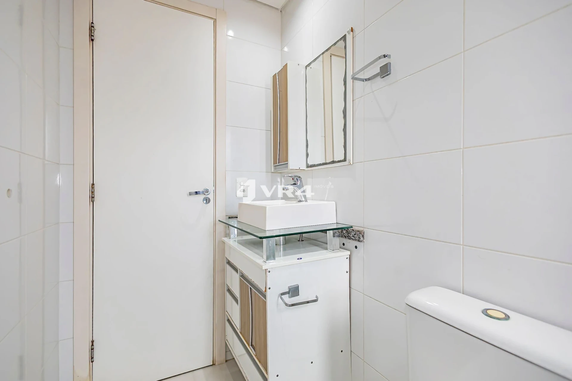 Furnished 1-bedroom apartment with 1 parking spot — photo 26