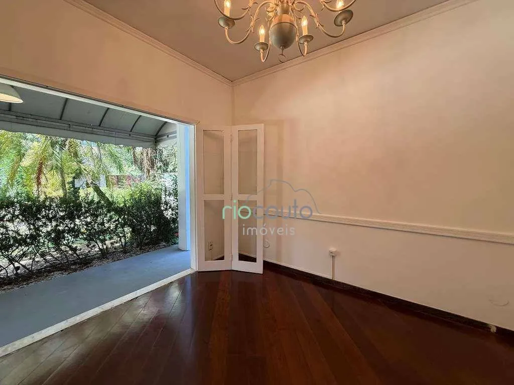 Casa com 5 quartos, 990 m² e 2 vagas, perto das janelas — photo 99
