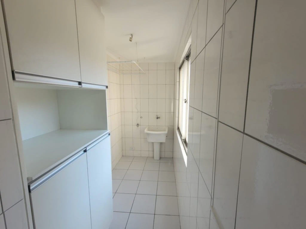 Apartment, 87 m², with wood or laminate floors — photo 8