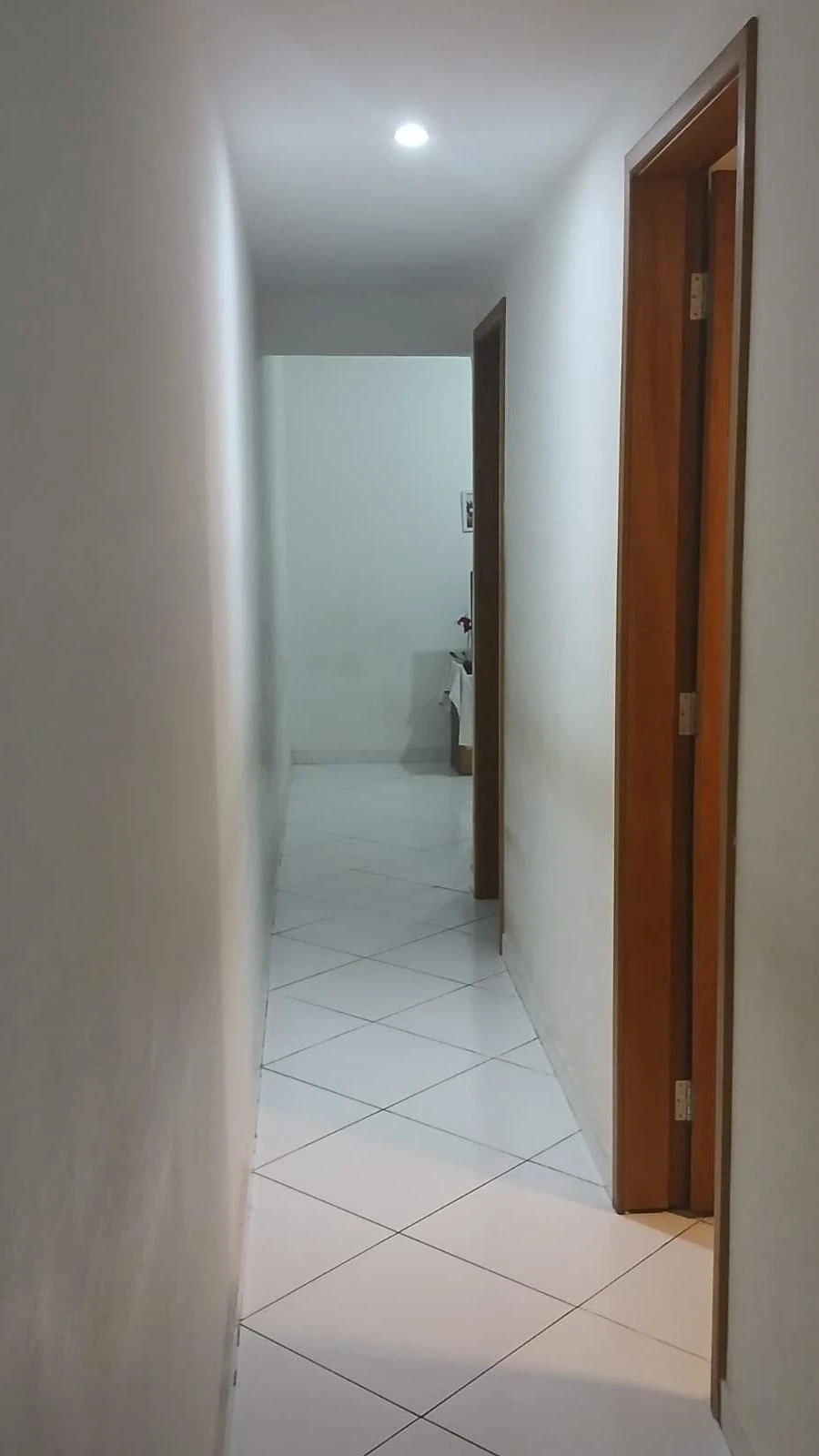 Unfurnished apartment with 2 bedrooms and a glass shower — photo 10
