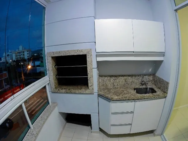 Apartamento mobiliado com 3 quartos e 3 banheiros