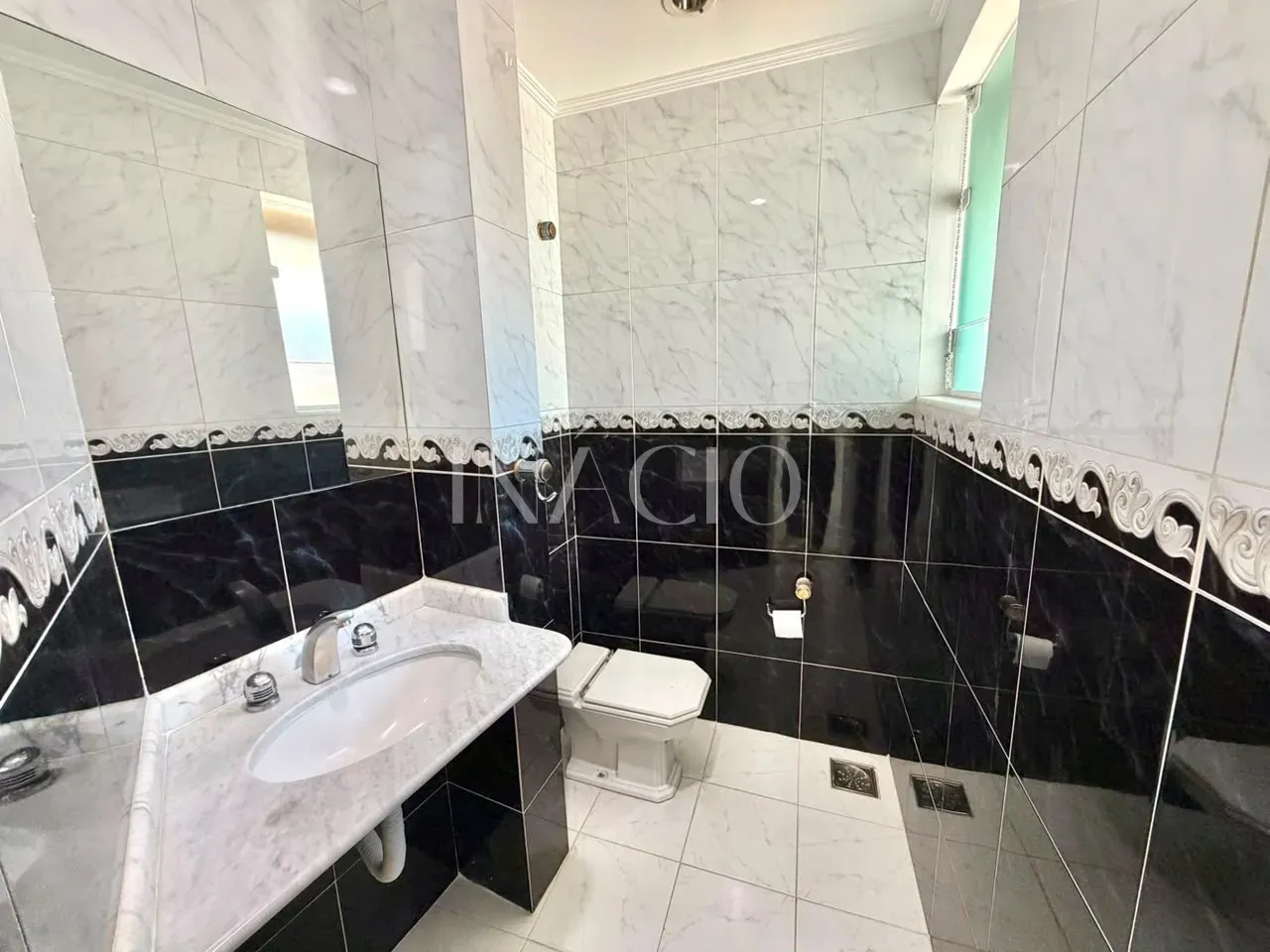 Casa duplex no térreo com 6 quartos e 3 suítes — photo 17