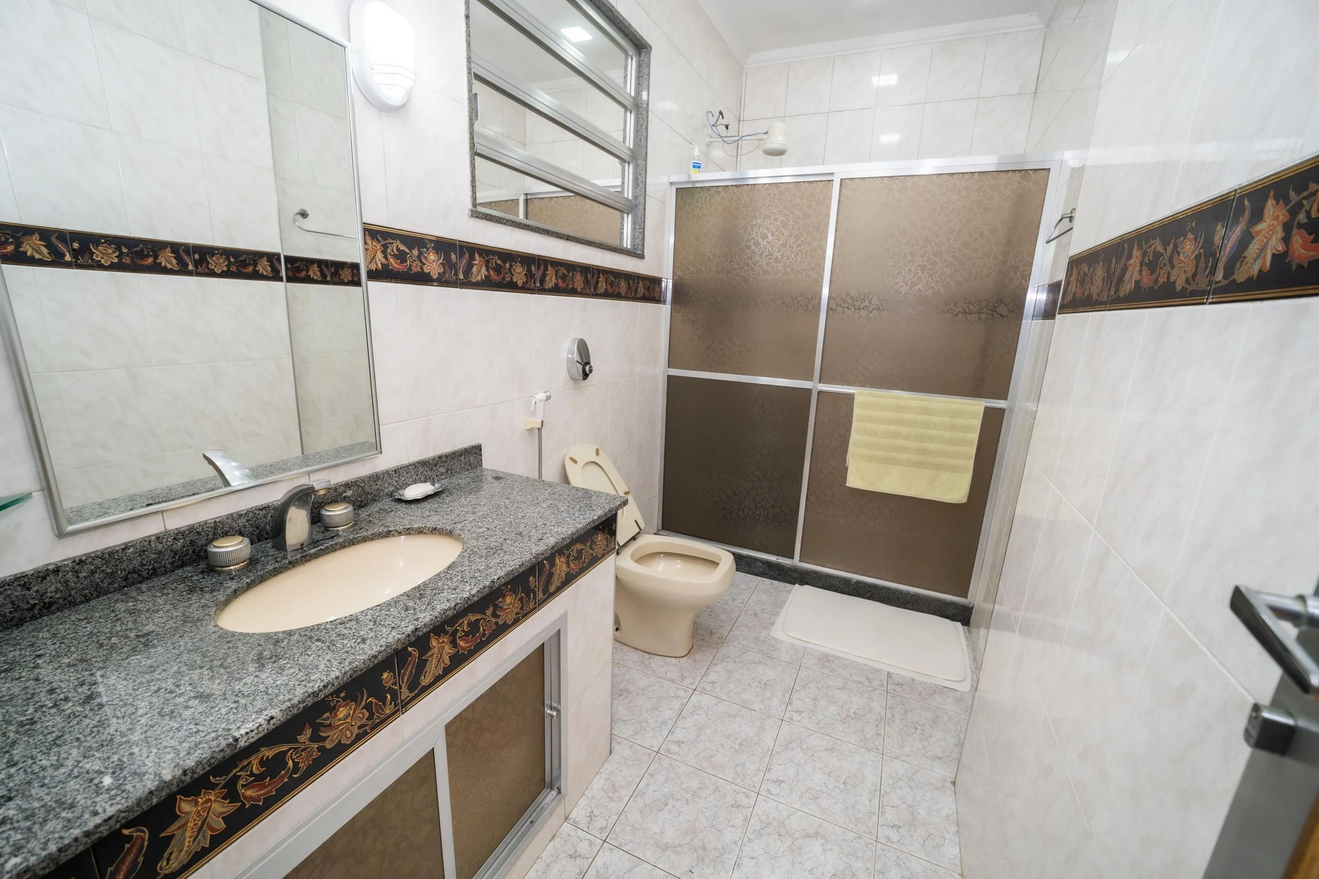 Furnished house, 449 m², with a jacuzzi — photo 60