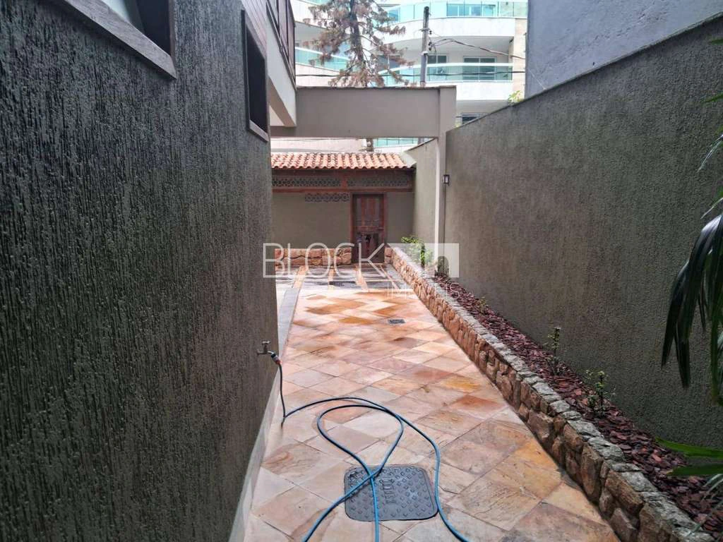 House with 3 bedrooms including 1 suite and 4 baths — photo 18