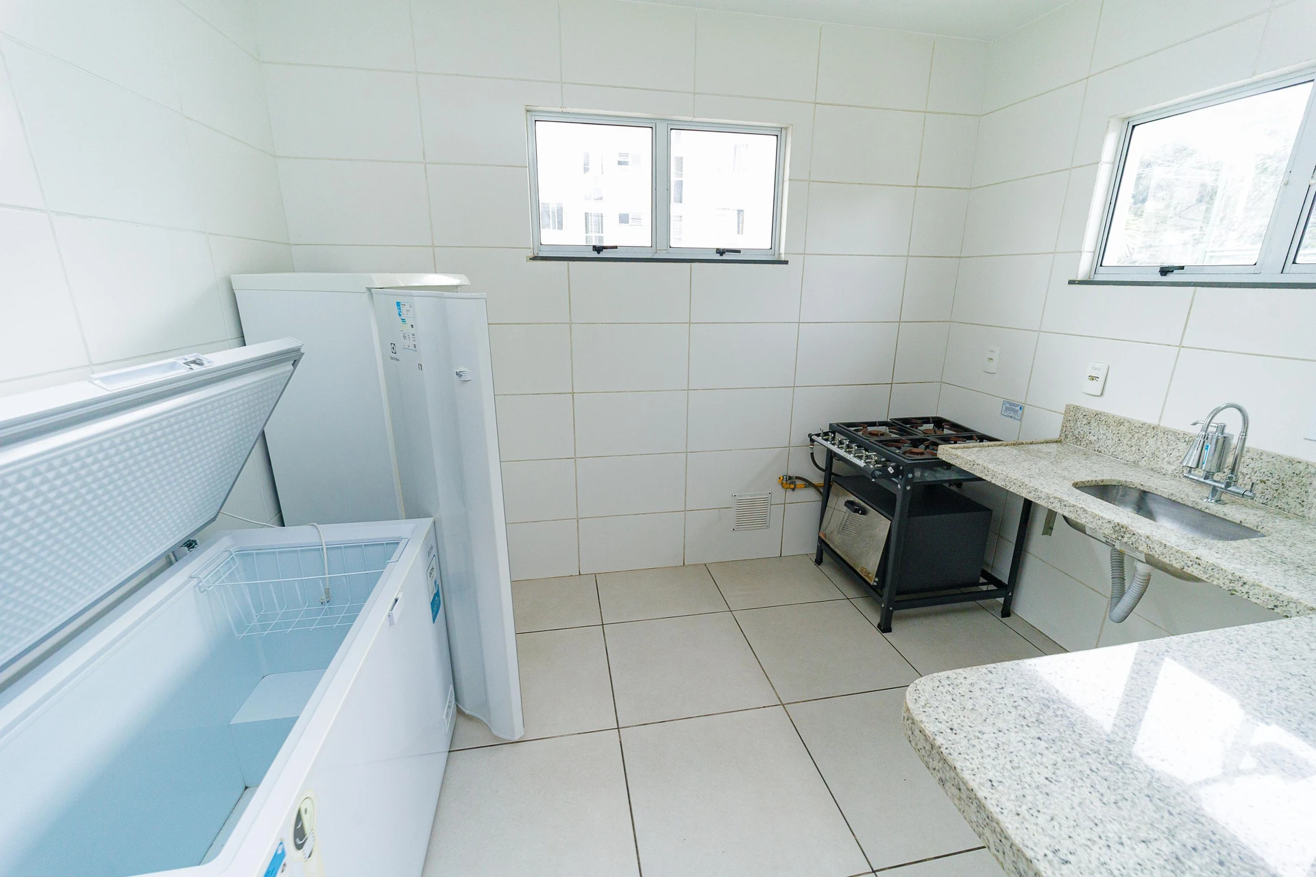 2-bedroom apartment in a building with a pool — photo 26