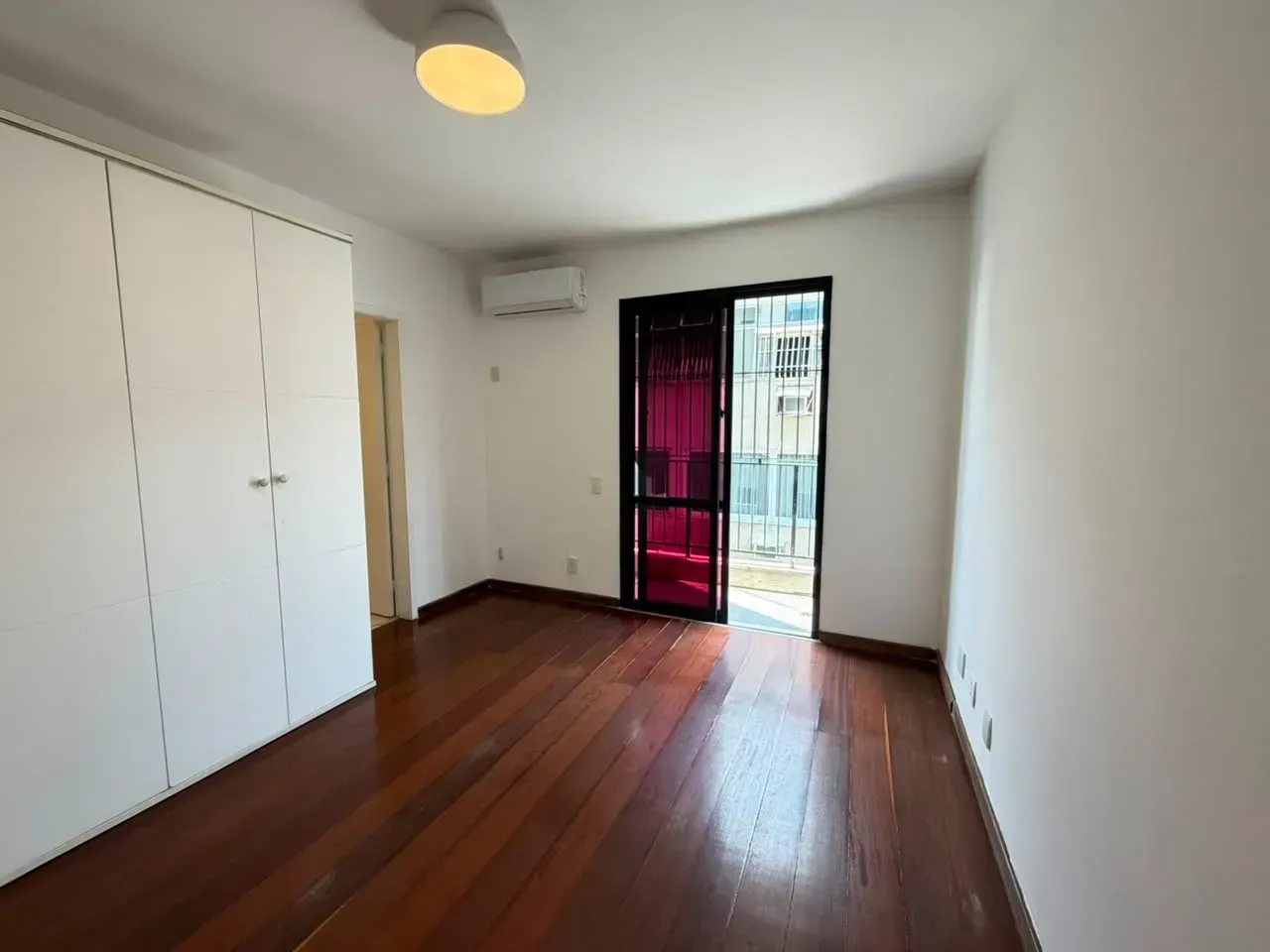 3-bedroom apartment with balcony and 2 parking spaces — photo 9