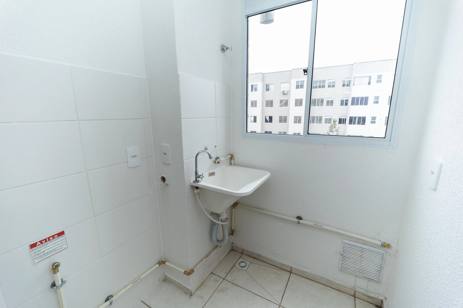 Apartamento de 2 quartos em condomínio com piscina — photo 3