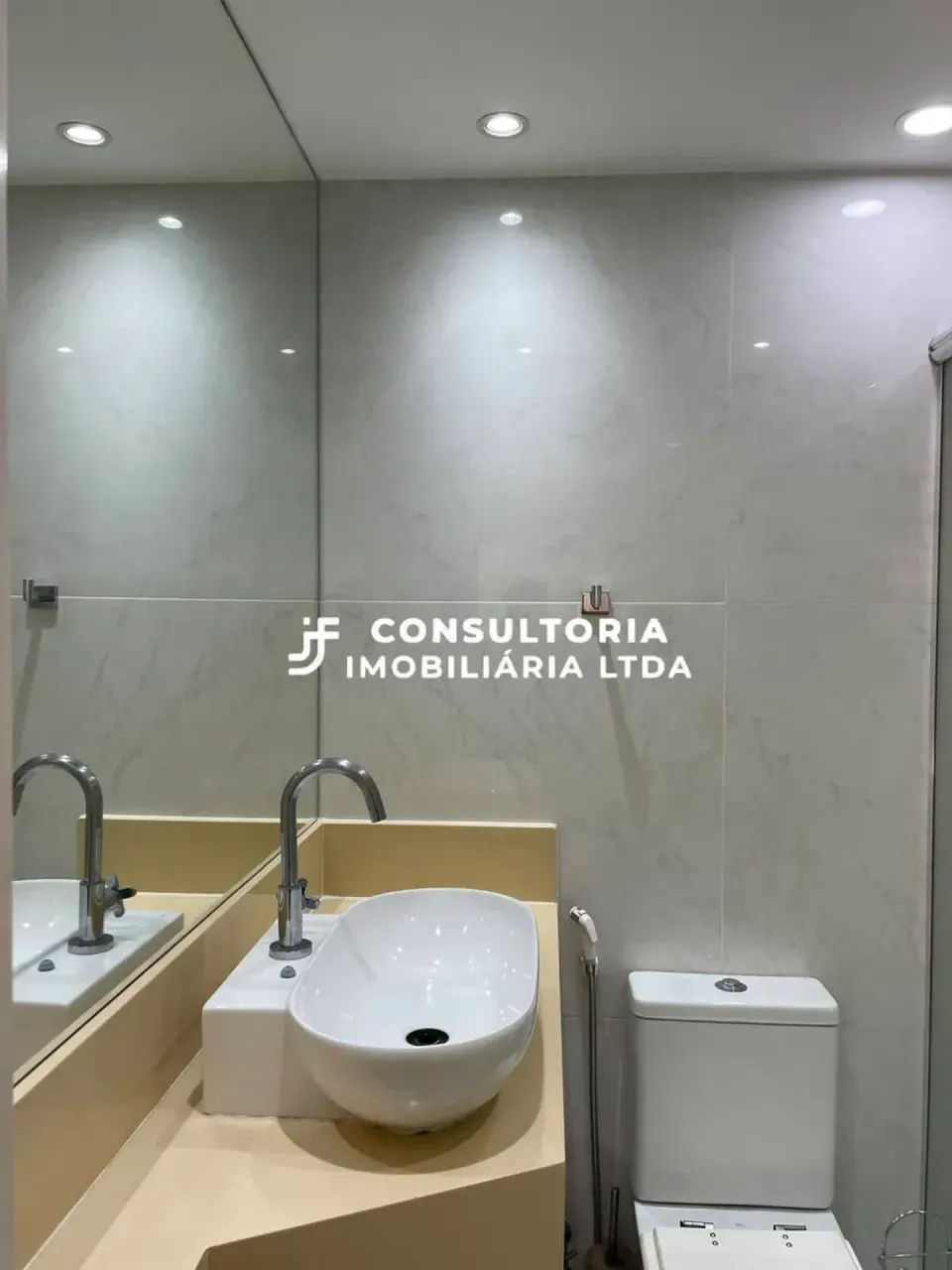 121 m² furnished apartment with 3 bedrooms and 3 baths — photo 19