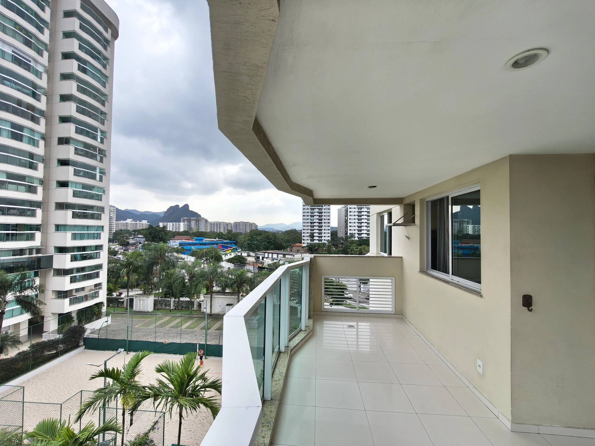 Unfurnished 3-bedroom apartment with balcony and 2 parking — photo 21