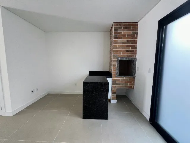 Duplex semi-detached house with 2 bedrooms and 2 baths