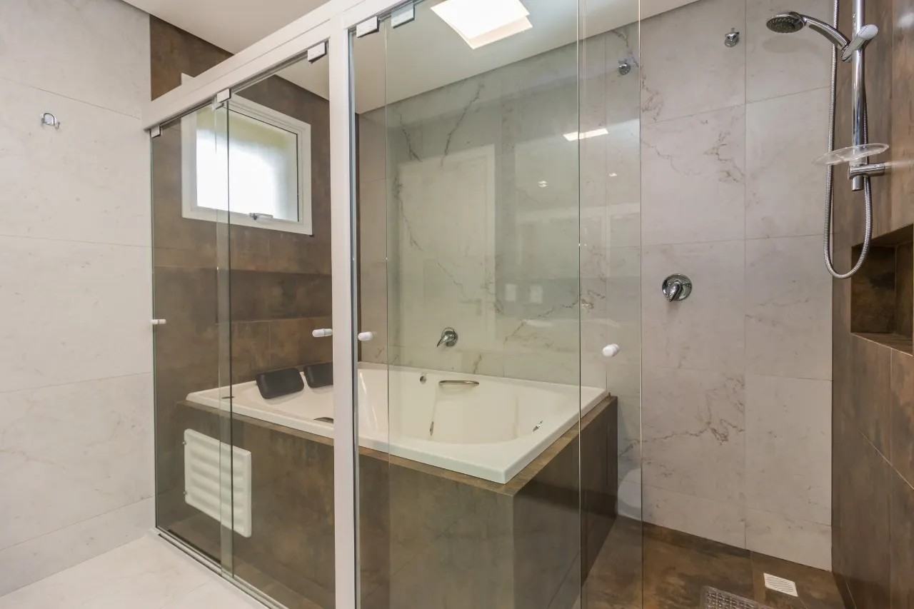 House with 4 en-suite bedrooms and open kitchen 412 m² — photo 31