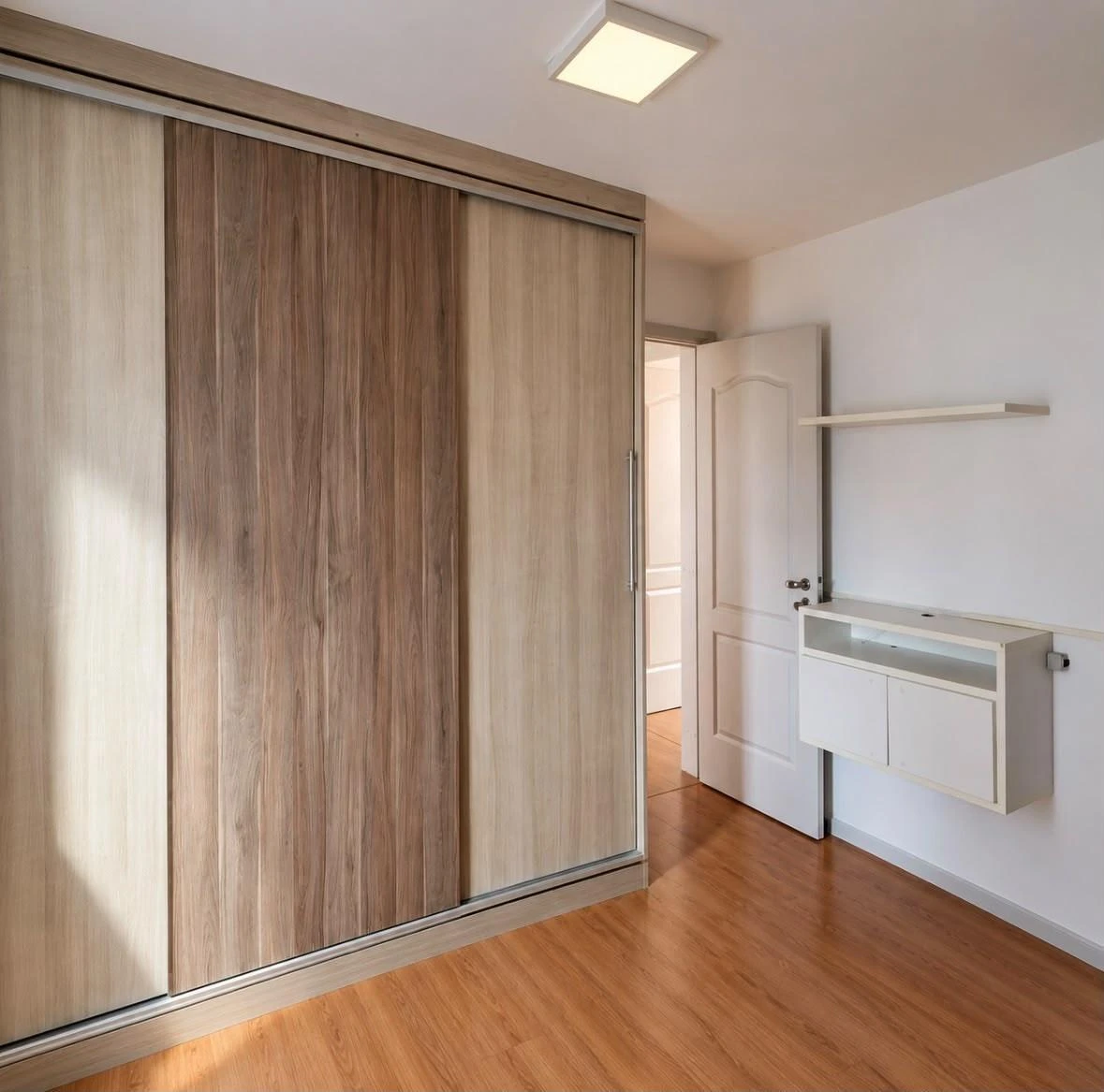3-bedroom apartment with a bathtub in Curitiba — photo 12
