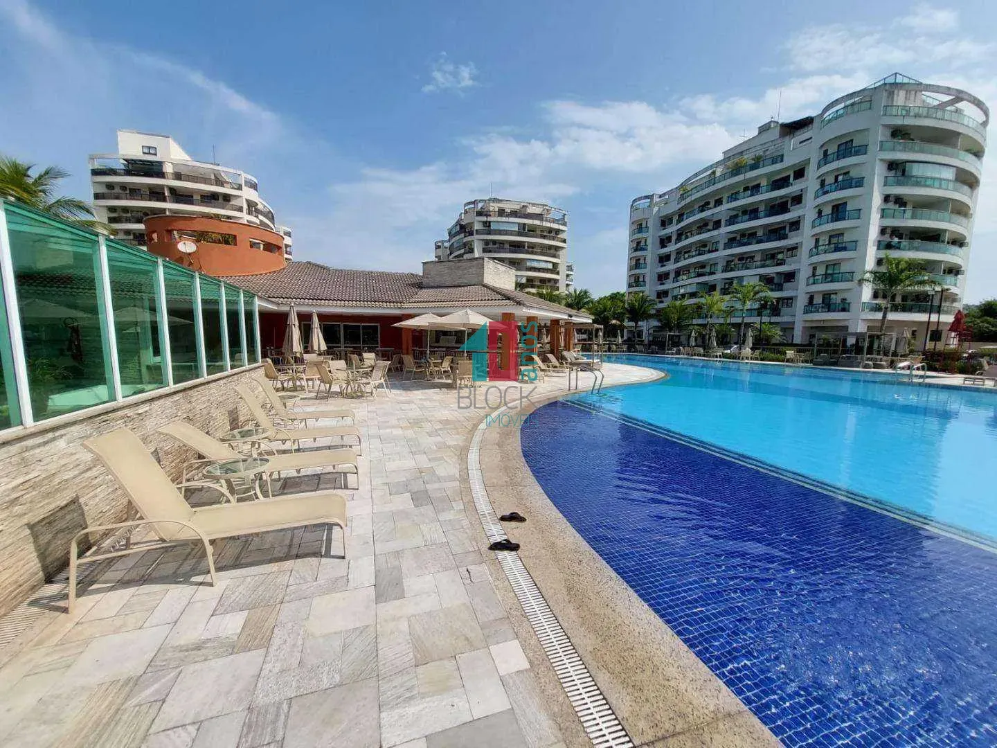 Furnished 72 m² apartment with 2 bedrooms and suite — photo 25