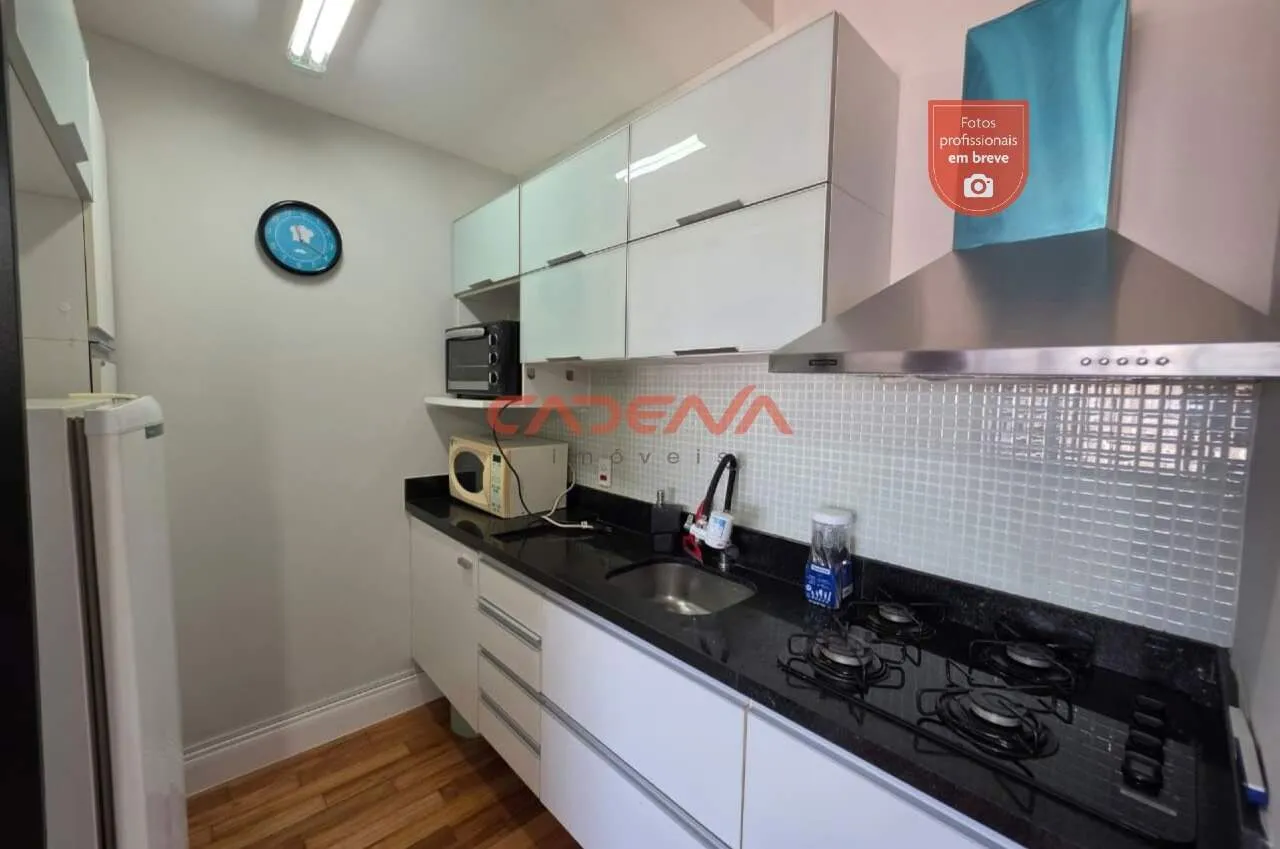 Furnished 1-bedroom apartment with open-plan kitchen — photo 2