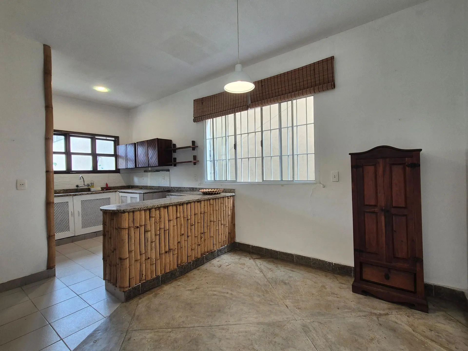 Condominium house to rent with 3 bedrooms and a suite — photo 3