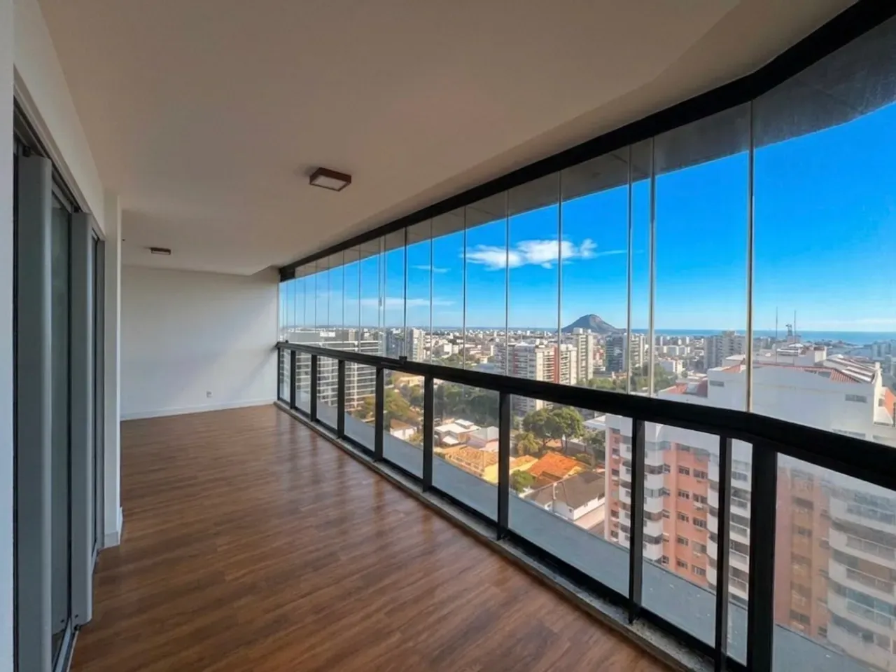 Apartamento de 3 quartos com varanda envidraçada — photo 12