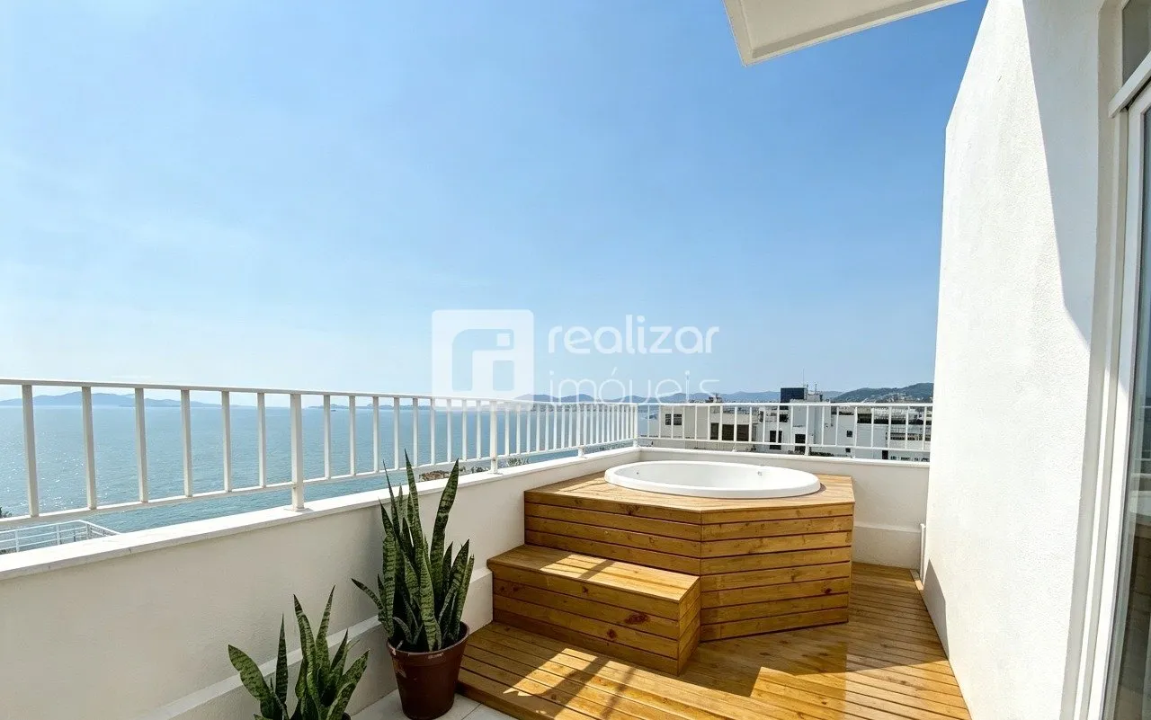 Apartment on the 11th floor with a water view — photo 8