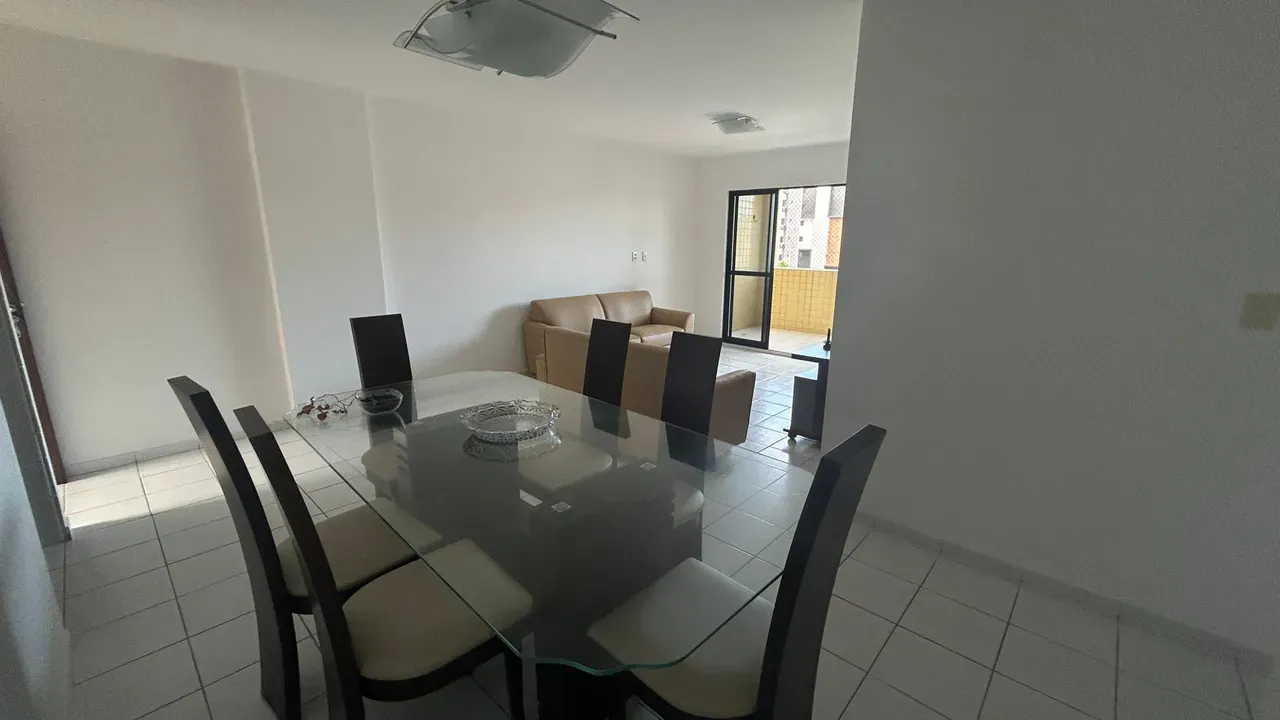 Furnished apartment with 3 bedrooms and 120 m²