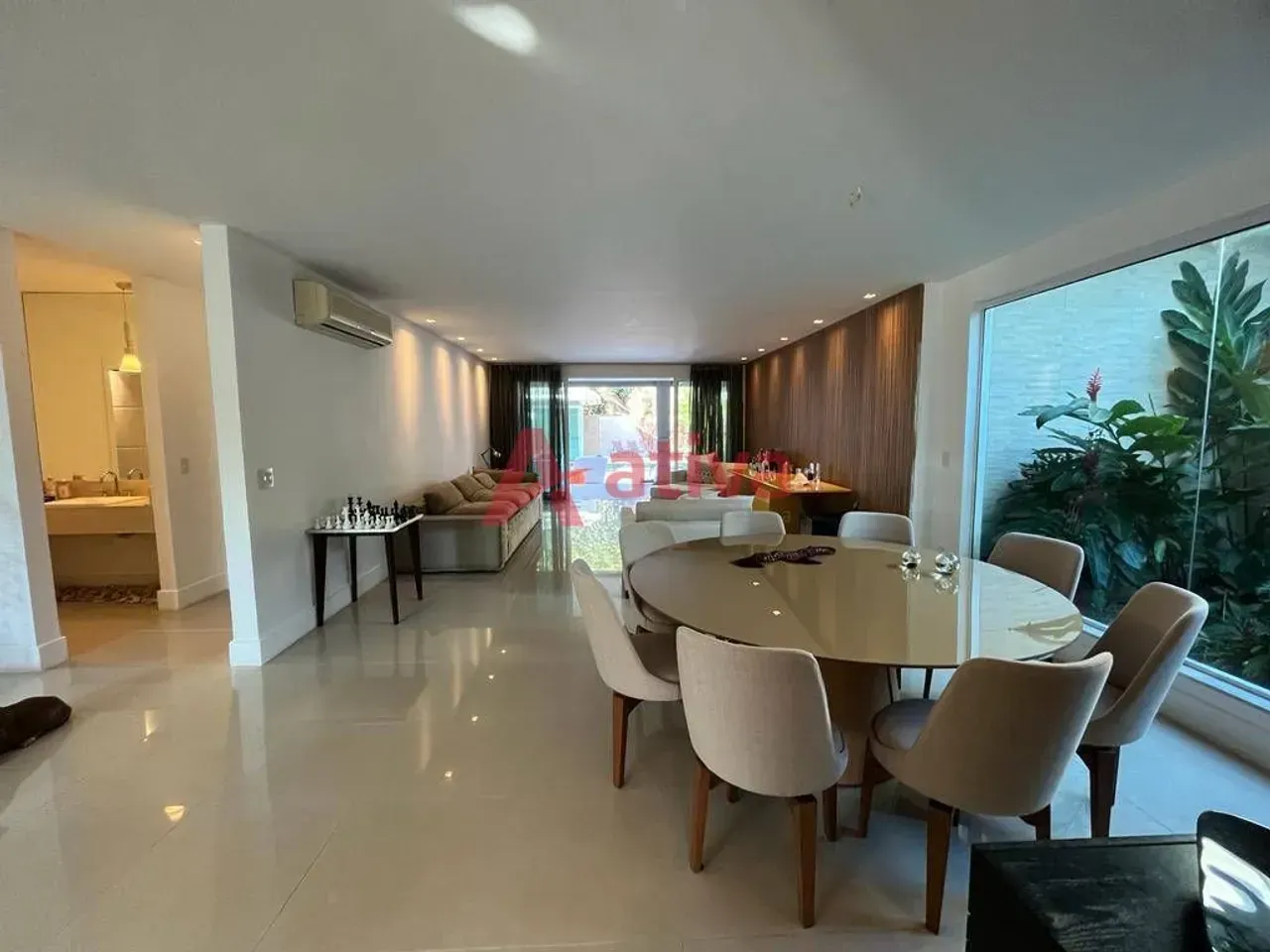 Condominium house with 4 bedrooms and 5 bathrooms — photo 7