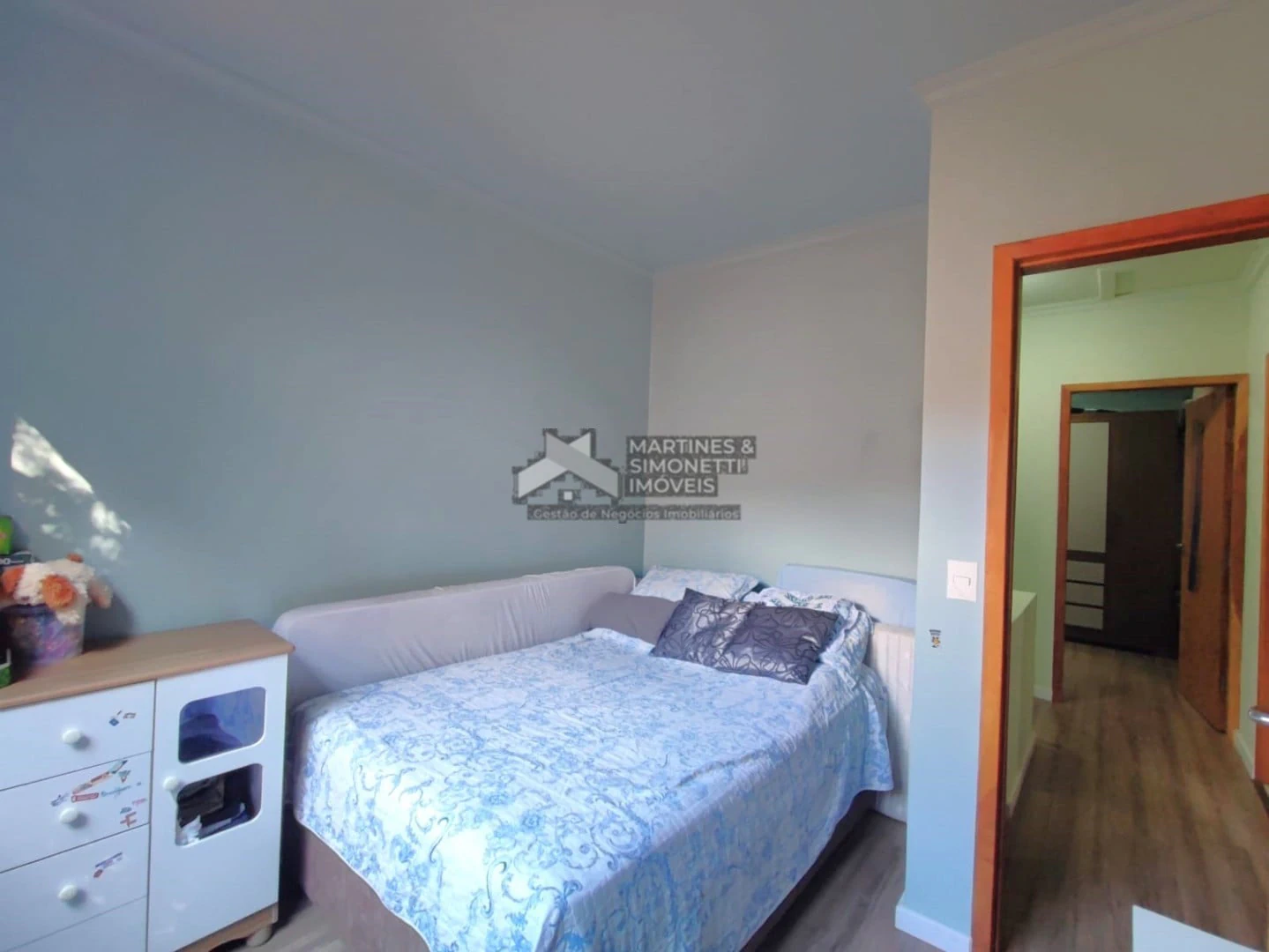 3-bedroom house with a walk-in closet in Curitiba — photo 16