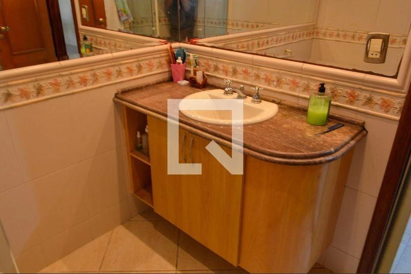 Furnished house with 4 bedrooms and 600 m² — photo 42