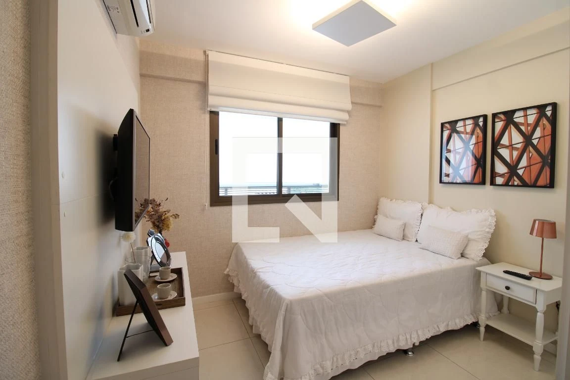Furnished 2-bedroom apartment with glass balcony — photo 12