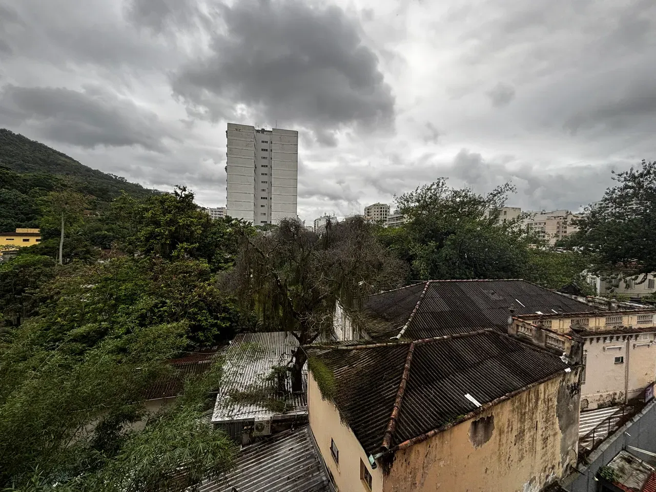 Mountain view in a 2-bedroom apartment, 60 m² — photo 11