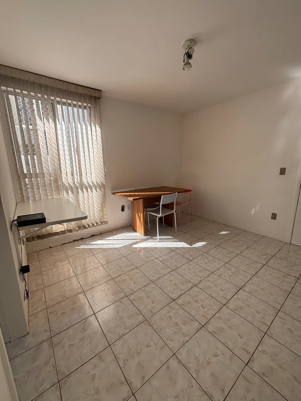 Unfurnished 2-bedroom apartment with separate kitchen — photo 7