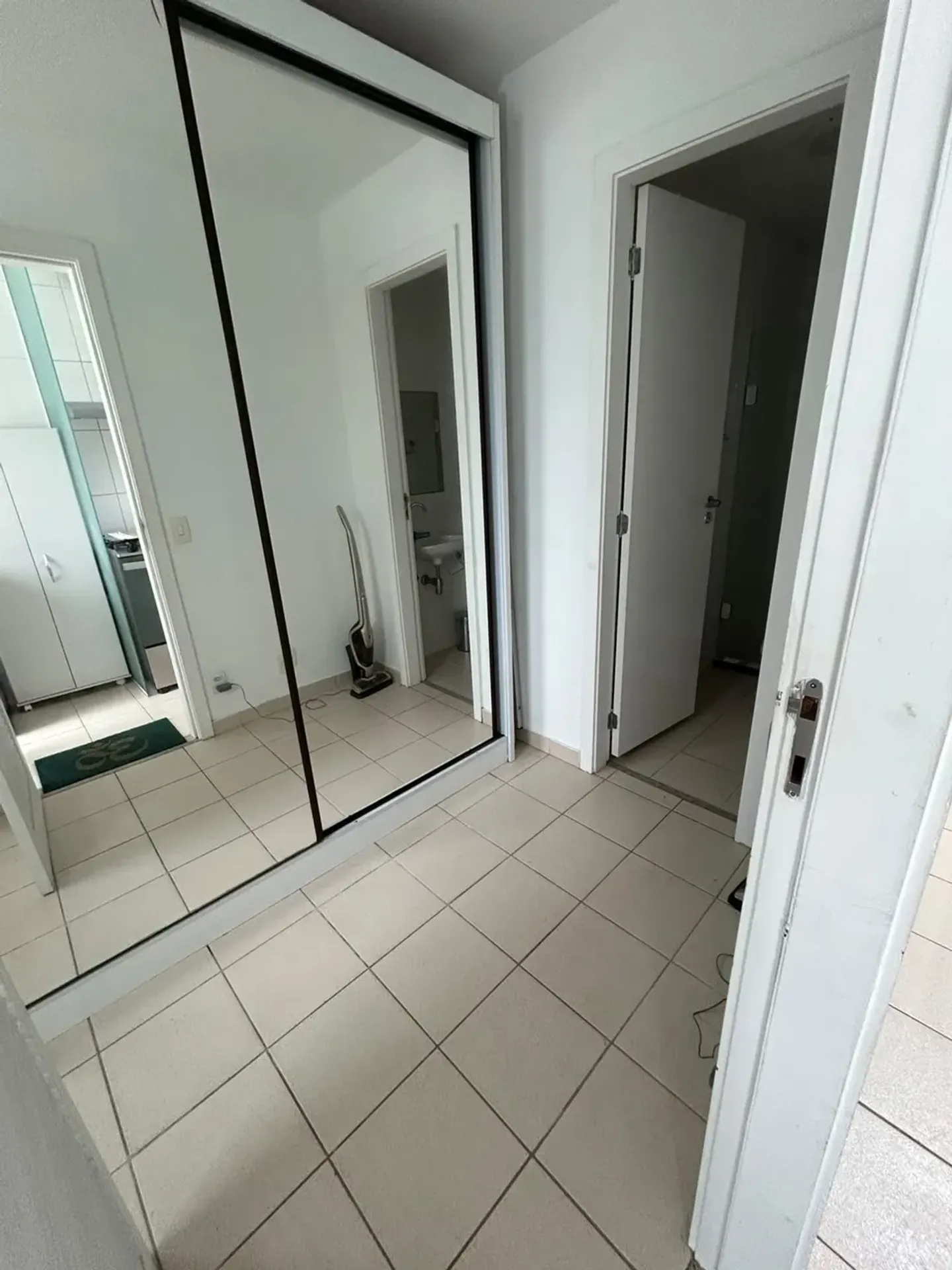 Furnished apartment, 98 m², with a washing machine — photo 17