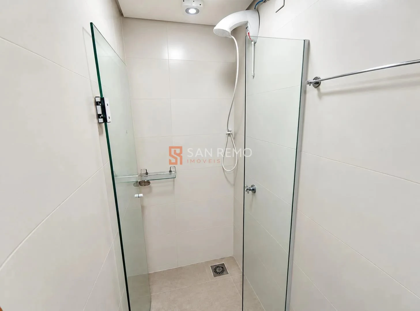 Washing machine in a one-bedroom apartment, 31 m² — photo 8