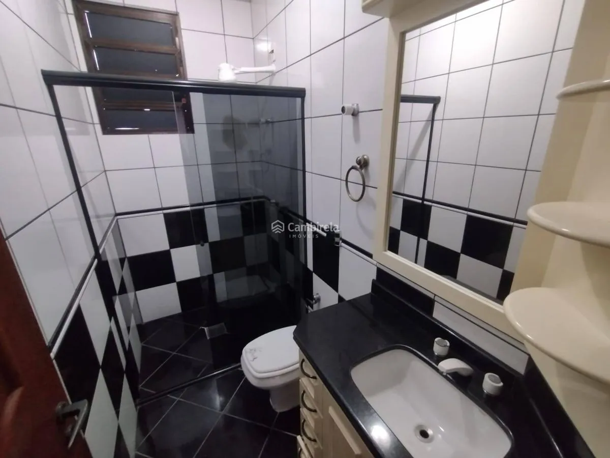 House with 4 bedrooms and 311 m² with 2 en-suites — photo 44
