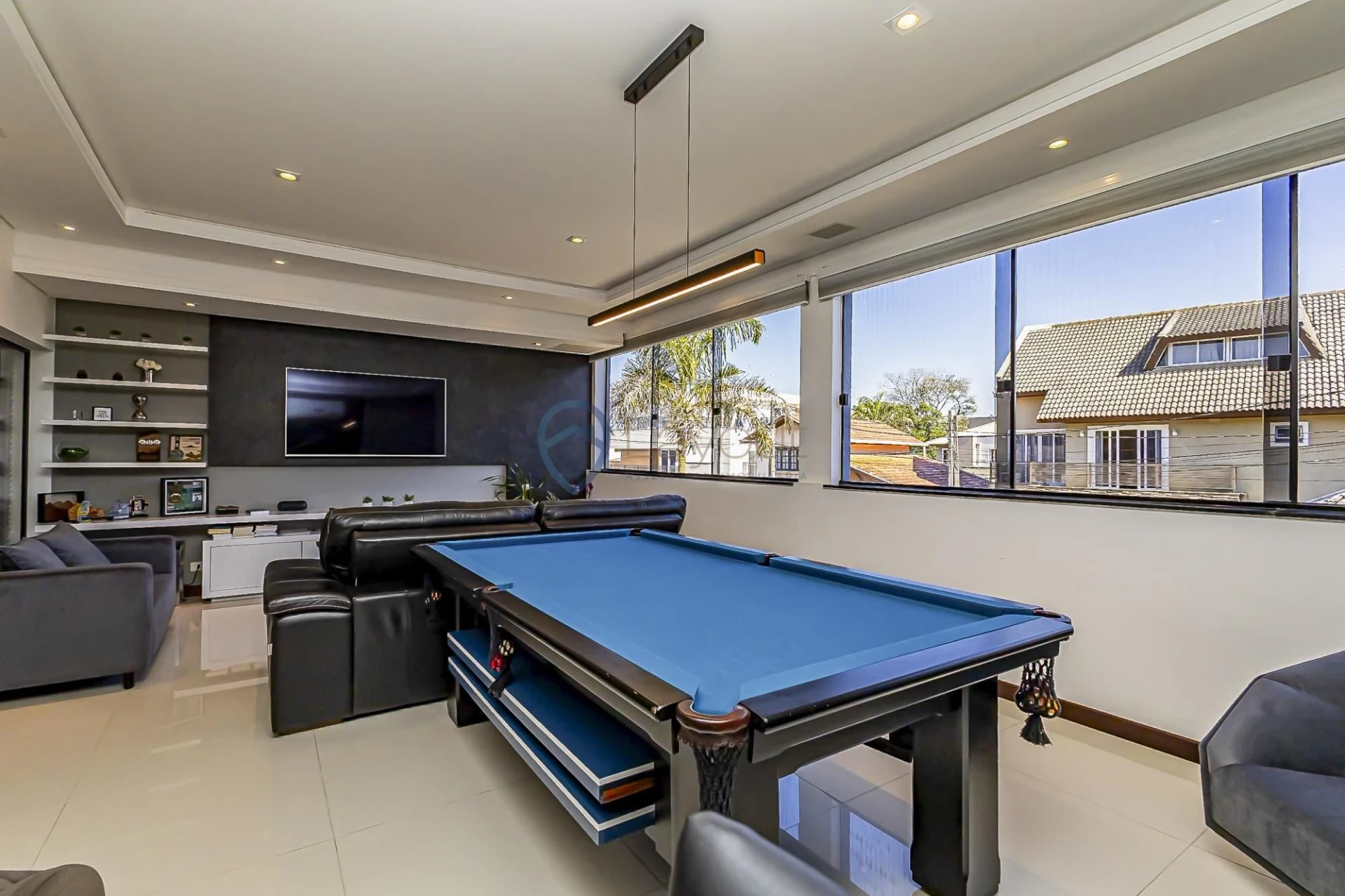 Рабочее место и 4 спальни: дом 381 м² — photo 19