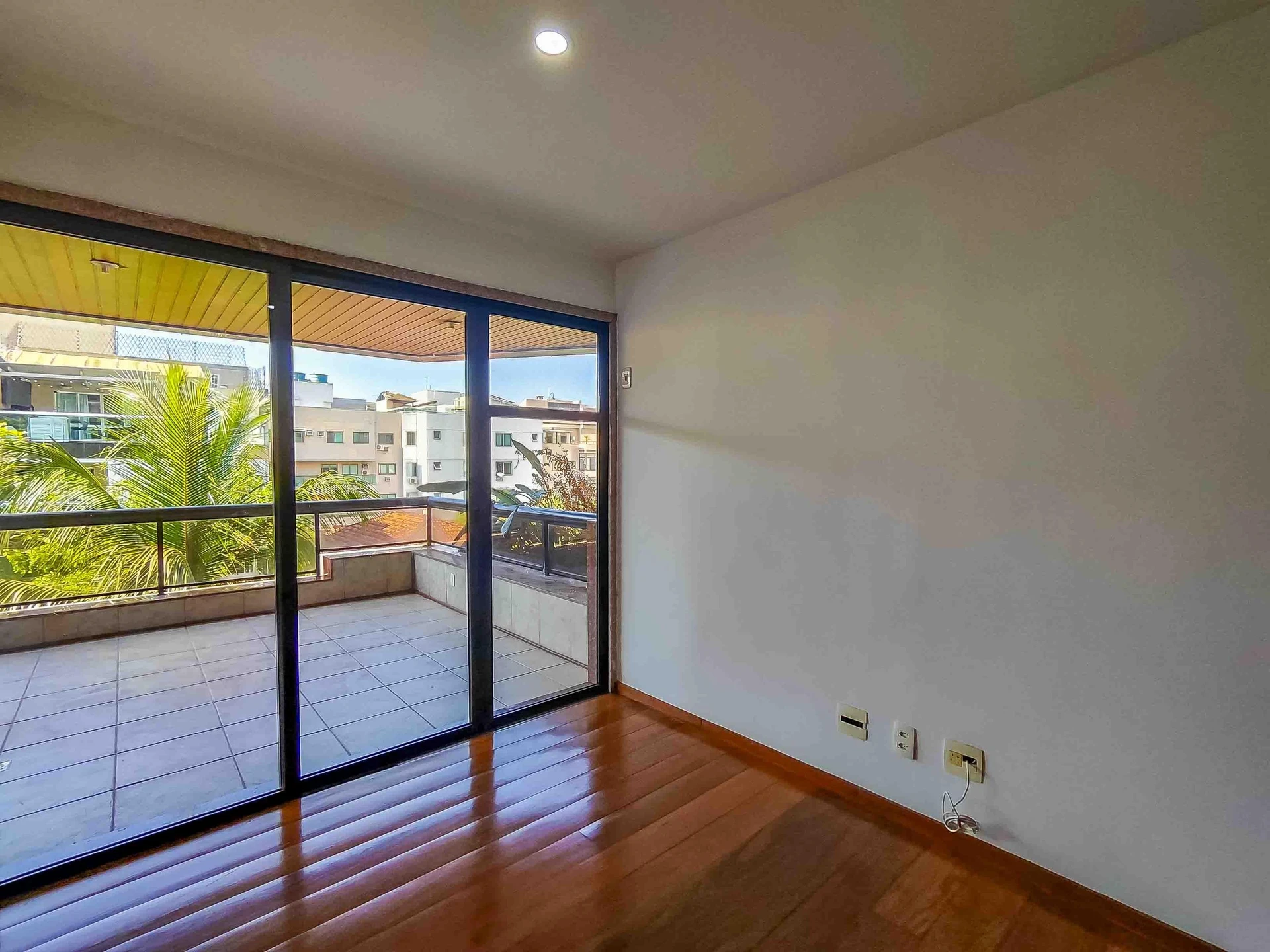 Apartamento sem mobília com 3 quartos e área de lavanderia — photo 24