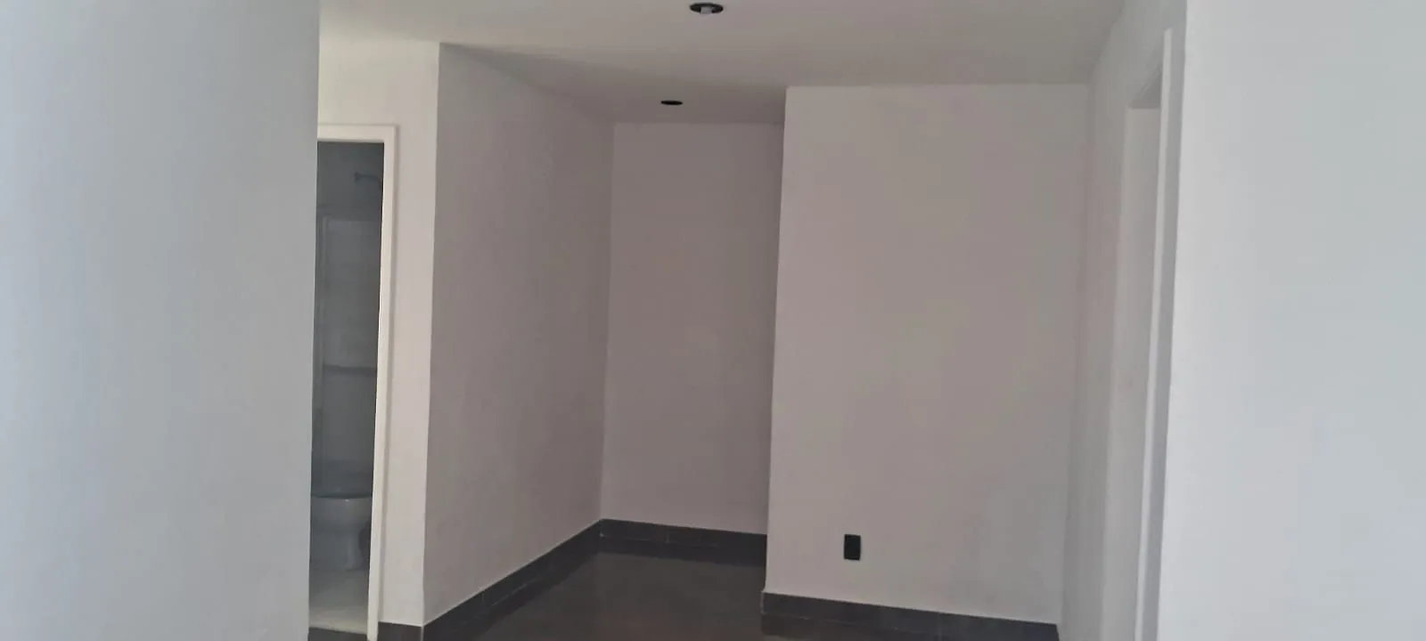 3-bedroom apartment with 3 bathrooms and balcony — photo 24