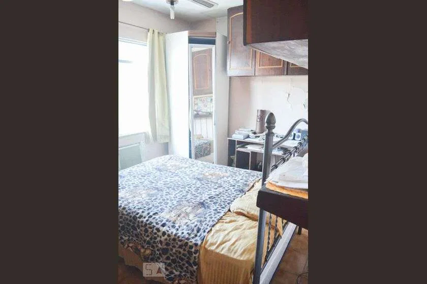 2-bedroom apartment with a closed kitchen and gas stove — photo 4