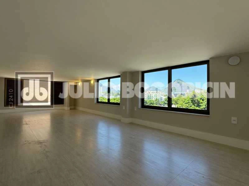 Linear penthouse with 4 bedrooms and 7 bathrooms — photo 5