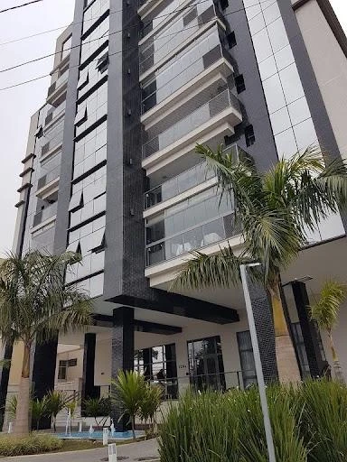 3-bedroom apartment with a glass-enclosed balcony — photo 9