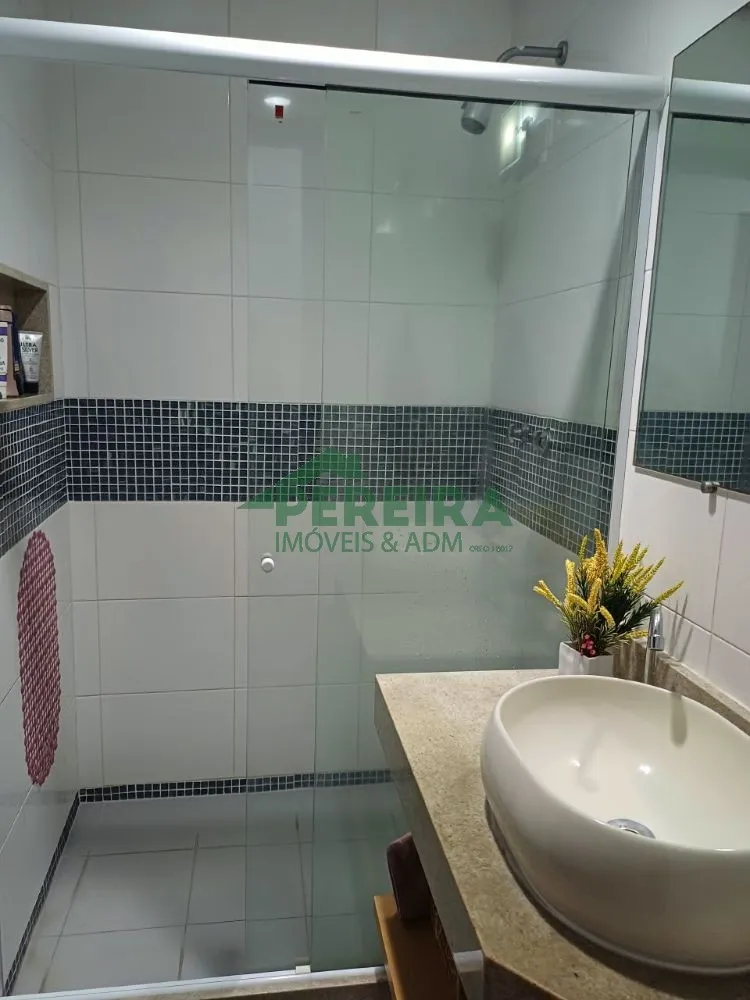 Glass-enclosed balcony in a 3-bedroom apartment, 103 m² — photo 20