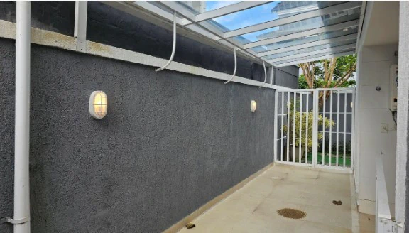 458 m² house with 6 bedrooms and a private BBQ area — photo 13
