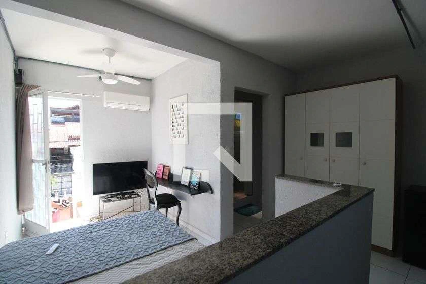 Furnished 40 m² studio with 1 bedroom and 1 bathroom