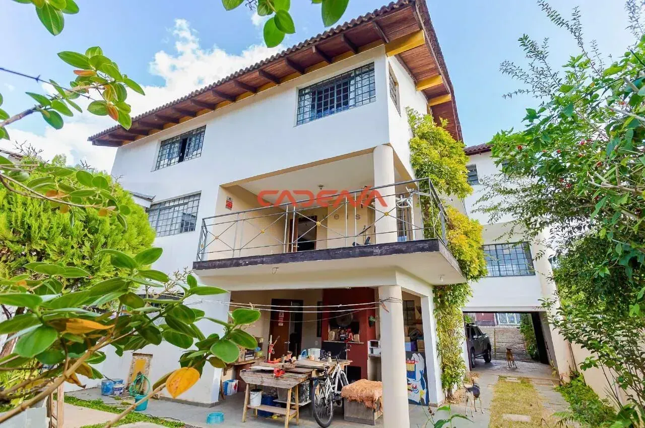 460 m² house with 5 bedrooms and fitted kitchen — photo 23