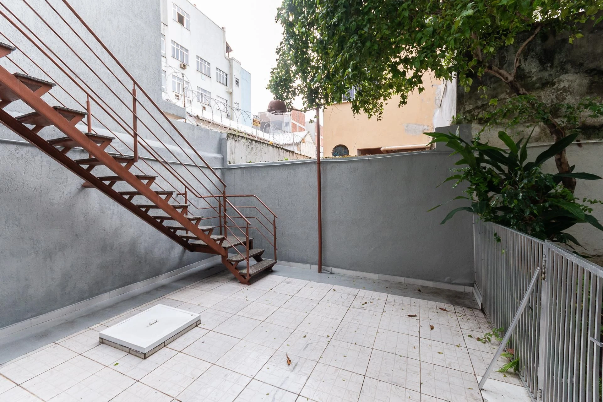 Casa en alquiler con 2 habitaciones y 2 baños