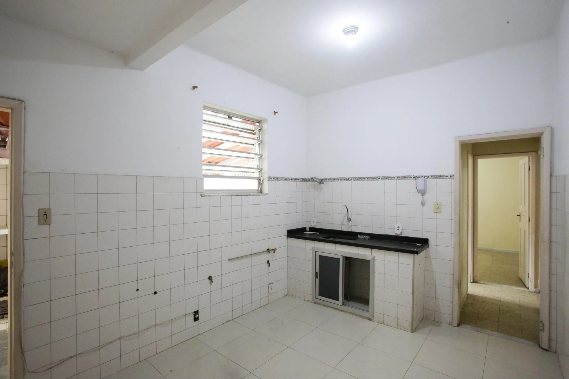 2-bedroom apartment with 2 bathrooms and no parking — photo 18