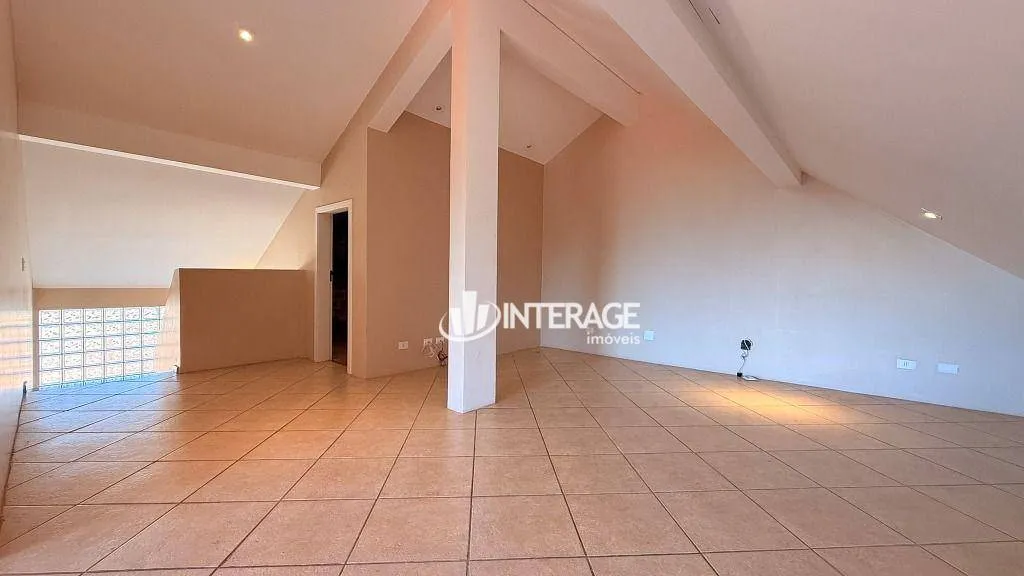 Condo house with private garden and laundry area — photo 57